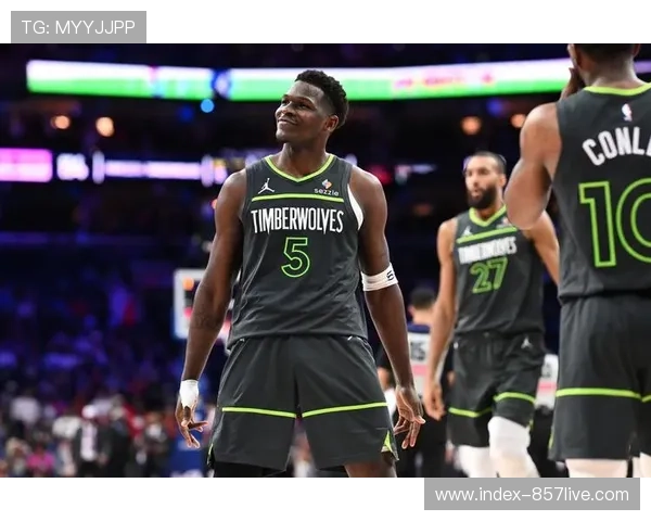 森林狼兰德尔30分7篮板6助攻 全能表现补爱德华兹